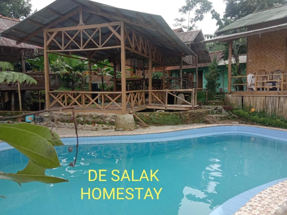 De Salak Homestay Bogor Exterior photo