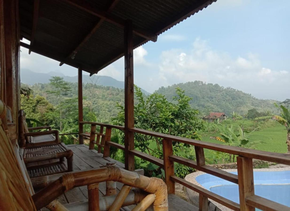 De Salak Homestay Bogor Exterior photo