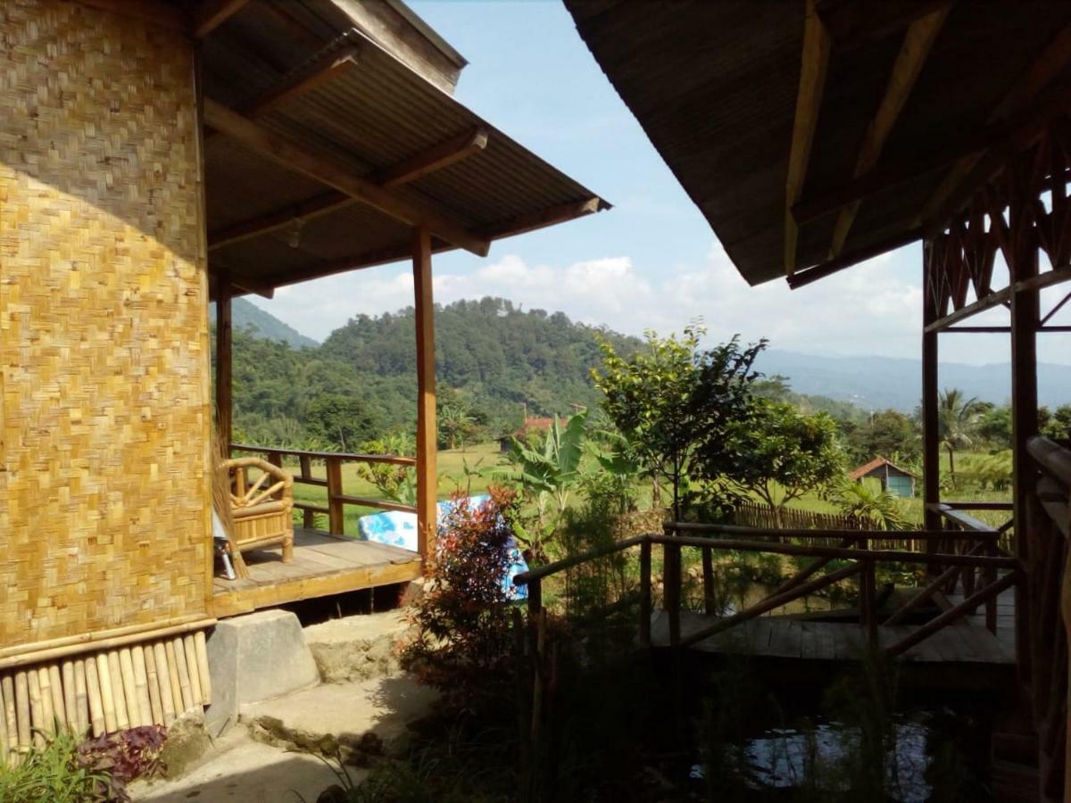 De Salak Homestay Bogor Exterior photo