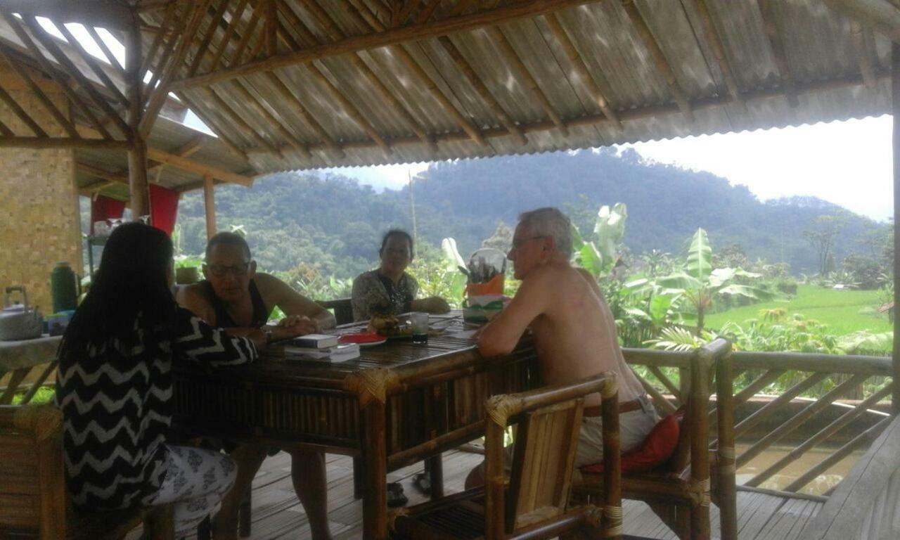 De Salak Homestay Bogor Exterior photo