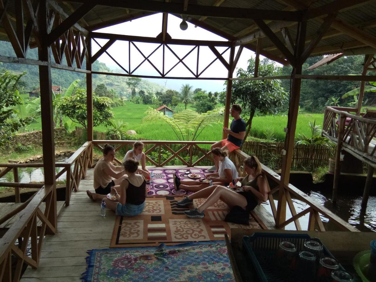 De Salak Homestay Bogor Exterior photo