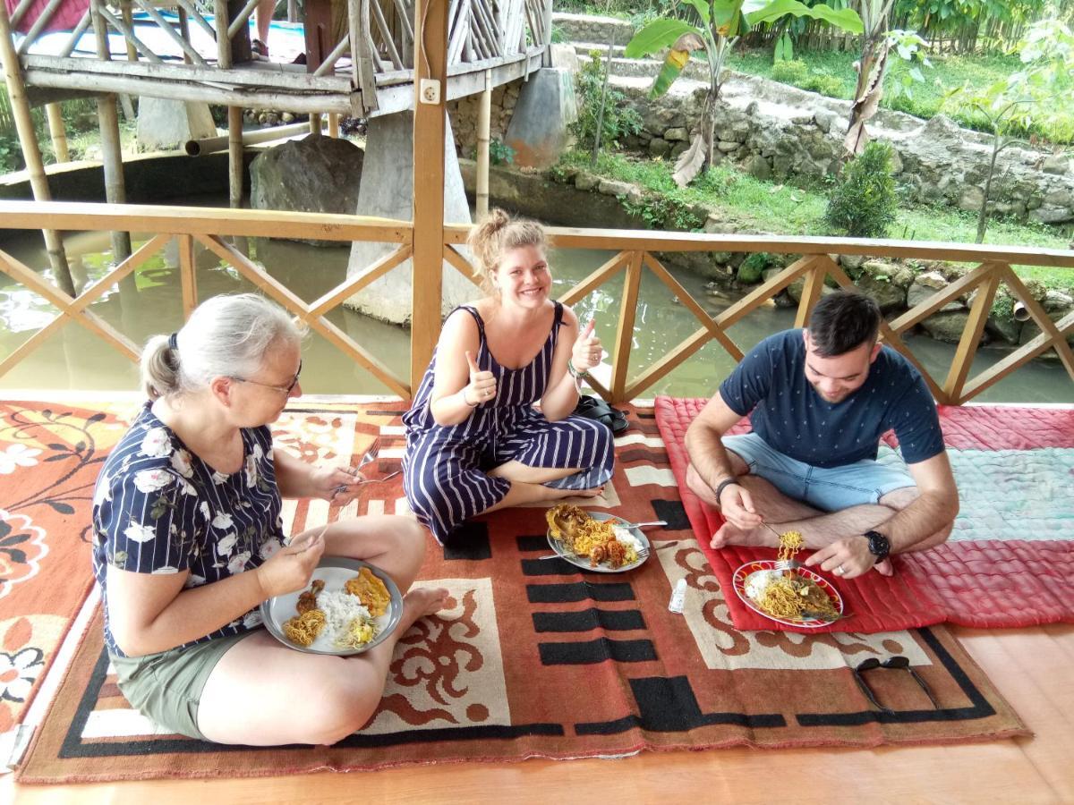 De Salak Homestay Bogor Exterior photo