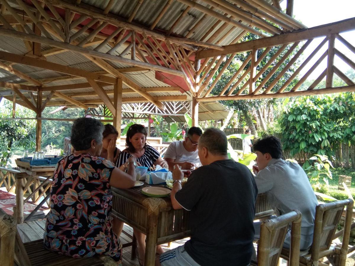 De Salak Homestay Bogor Exterior photo